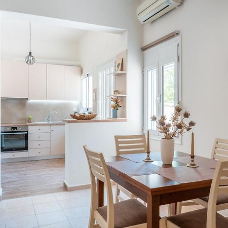Stylish Central Renovated Apartment Iraklion Buitenkant foto
