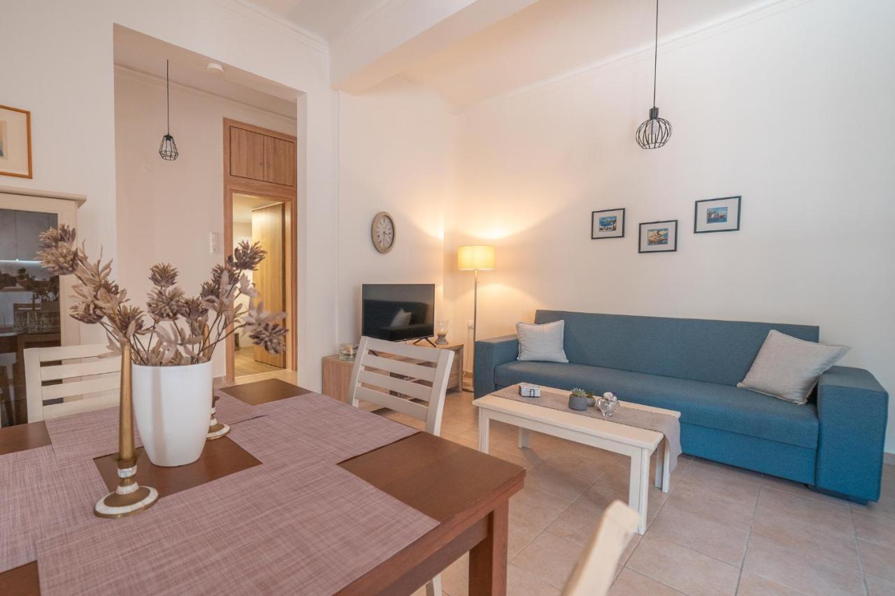 Stylish Central Renovated Apartment Iraklion Buitenkant foto