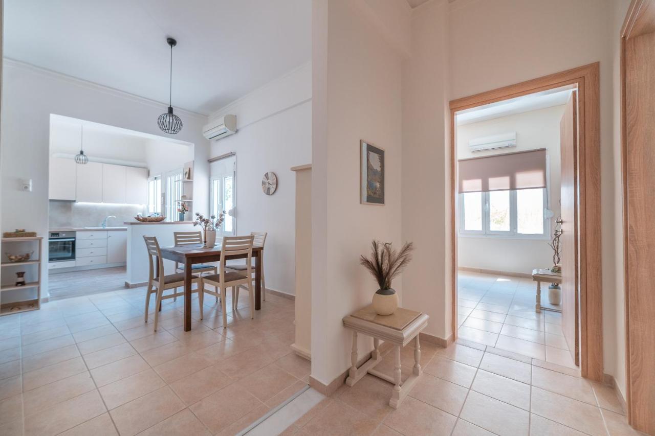 Stylish Central Renovated Apartment Iraklion Buitenkant foto
