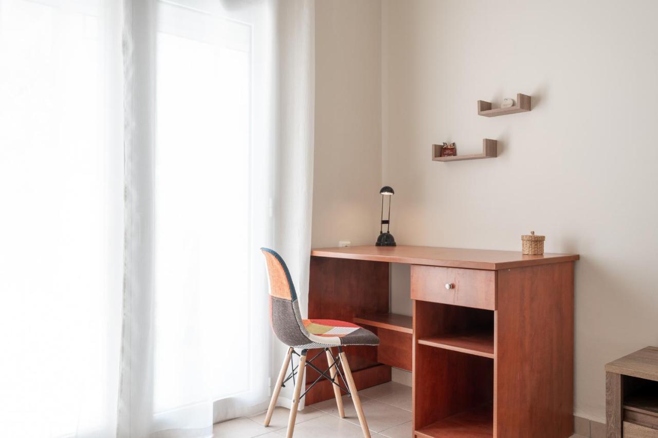 Stylish Central Renovated Apartment Iraklion Buitenkant foto