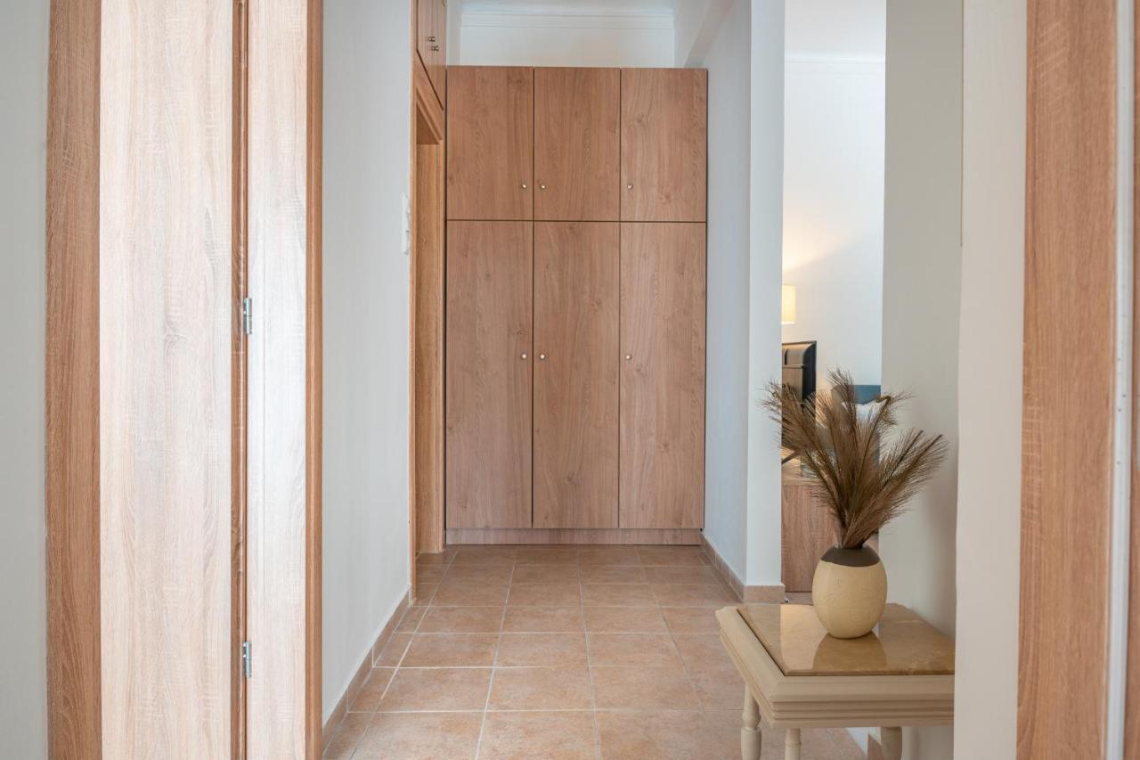 Stylish Central Renovated Apartment Iraklion Buitenkant foto