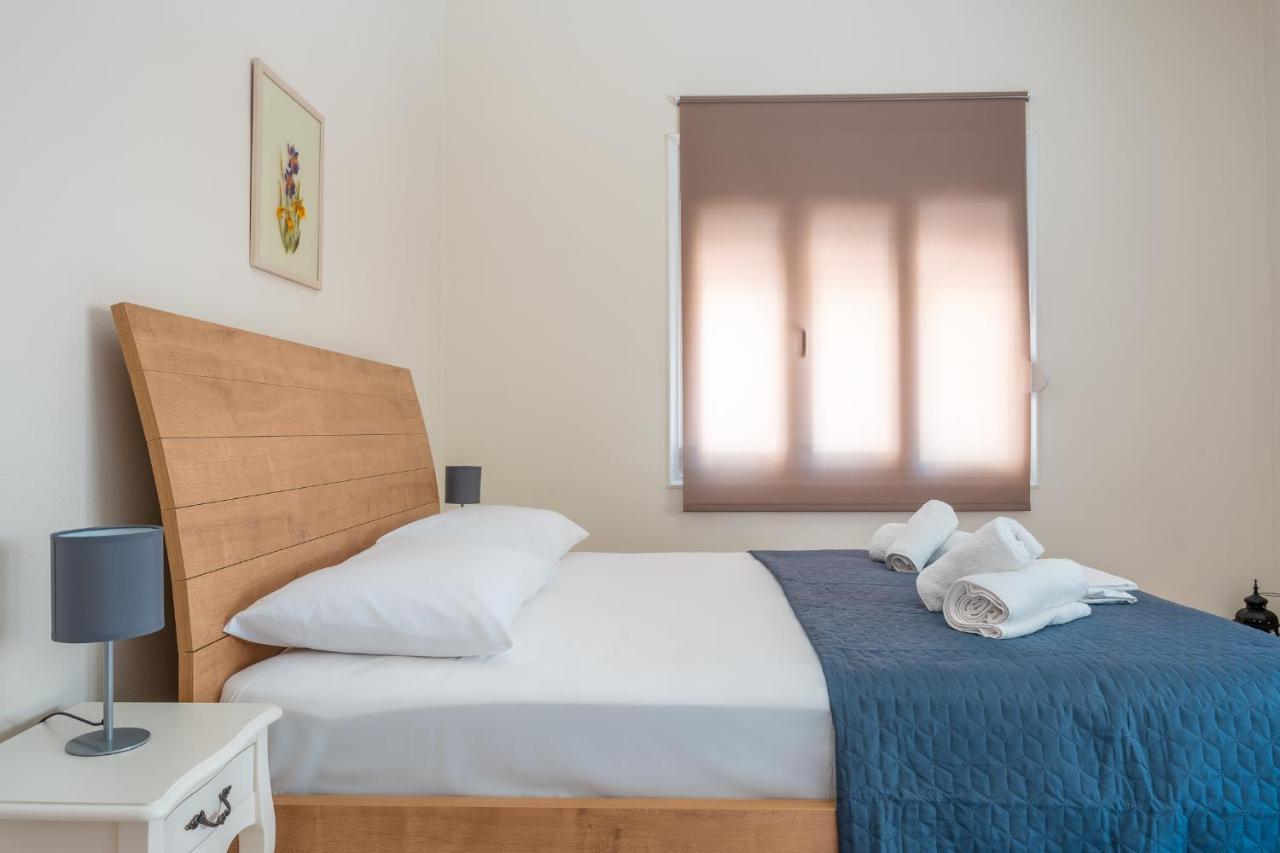 Stylish Central Renovated Apartment Iraklion Buitenkant foto