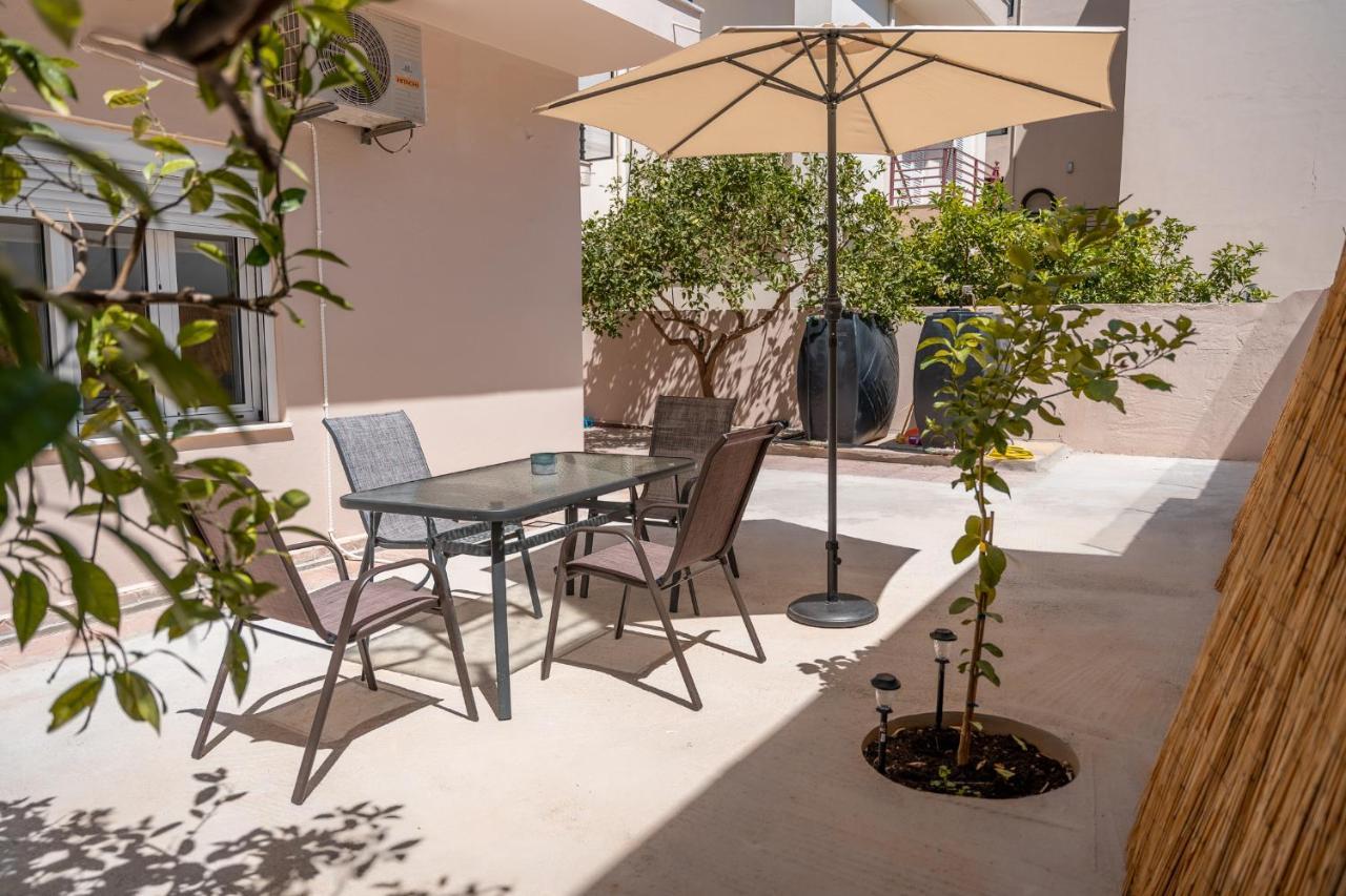 Stylish Central Renovated Apartment Iraklion Buitenkant foto