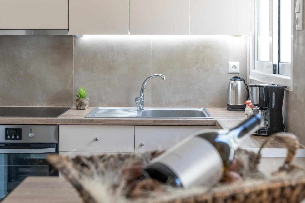 Stylish Central Renovated Apartment Iraklion Buitenkant foto