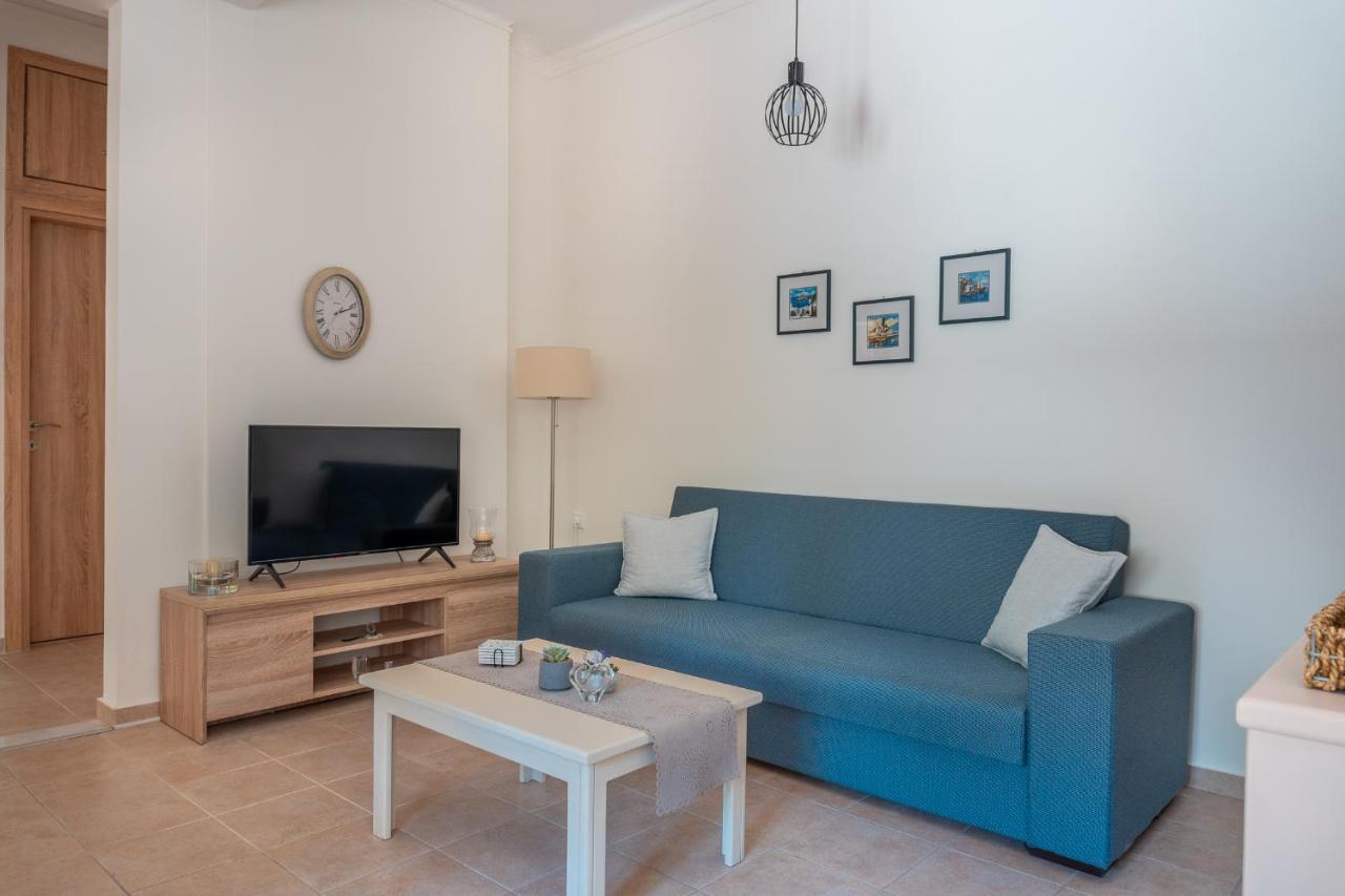 Stylish Central Renovated Apartment Iraklion Buitenkant foto
