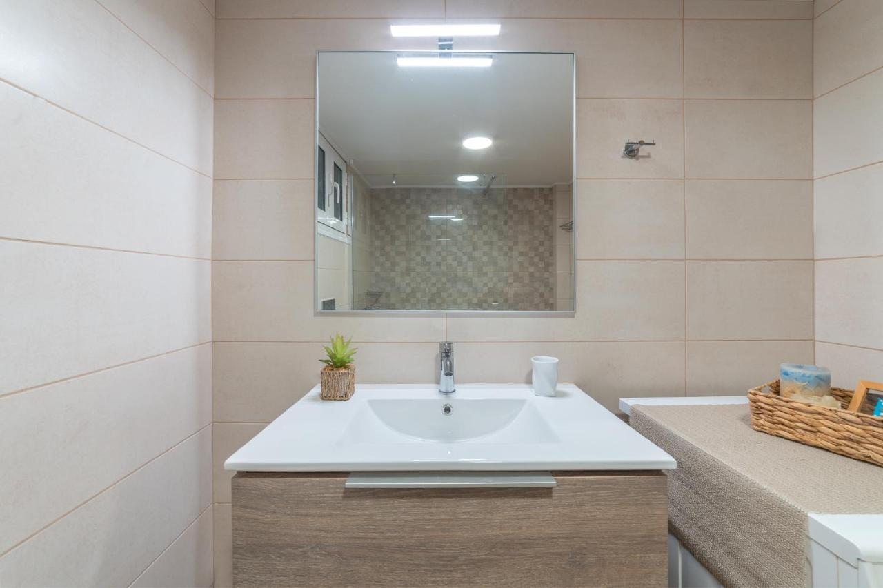 Stylish Central Renovated Apartment Iraklion Buitenkant foto