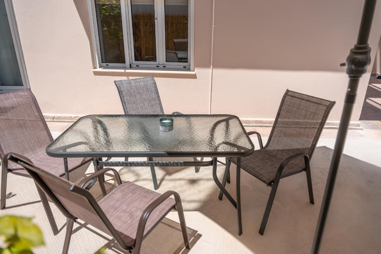 Stylish Central Renovated Apartment Iraklion Buitenkant foto