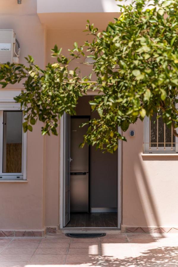 Stylish Central Renovated Apartment Iraklion Buitenkant foto
