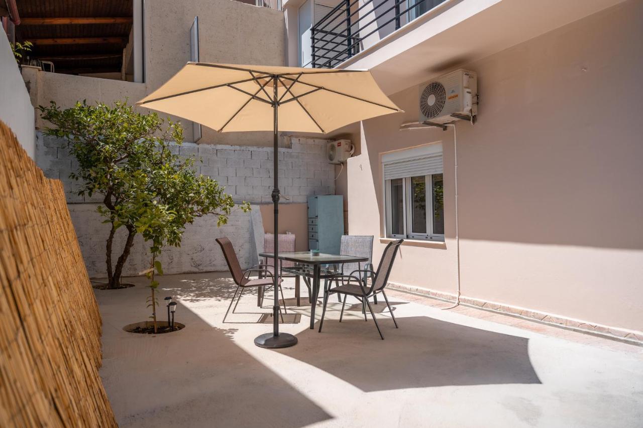 Stylish Central Renovated Apartment Iraklion Buitenkant foto